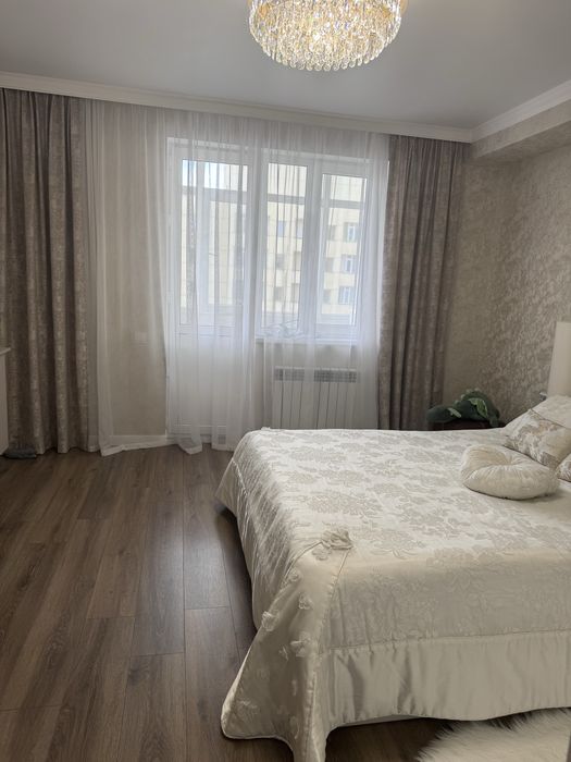 Кровать и покрывало