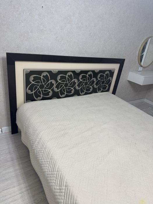 Продается кровать и комод