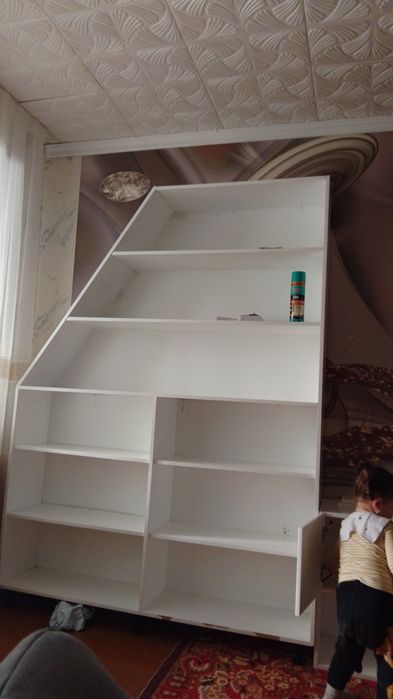 Продаётся шкаф современный