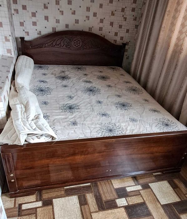 Двуспальная кровать с ортопедическим матрасом дешево