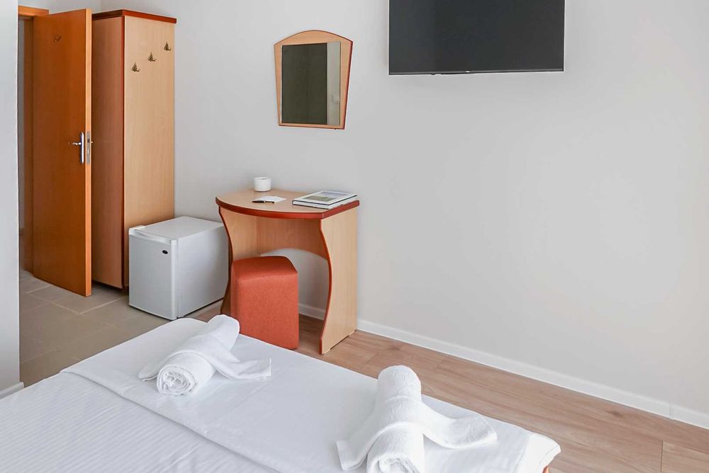 Нощувка в хотел Solea l Безп. паркинг l Ресторант & Детски кът