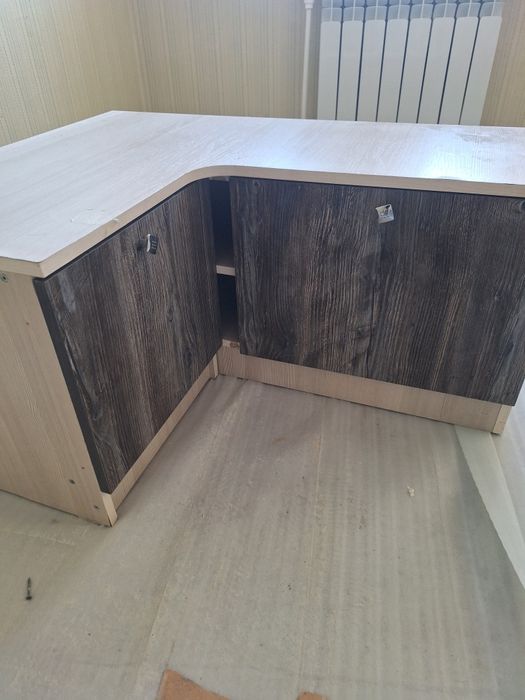 Продам угловой прихожую