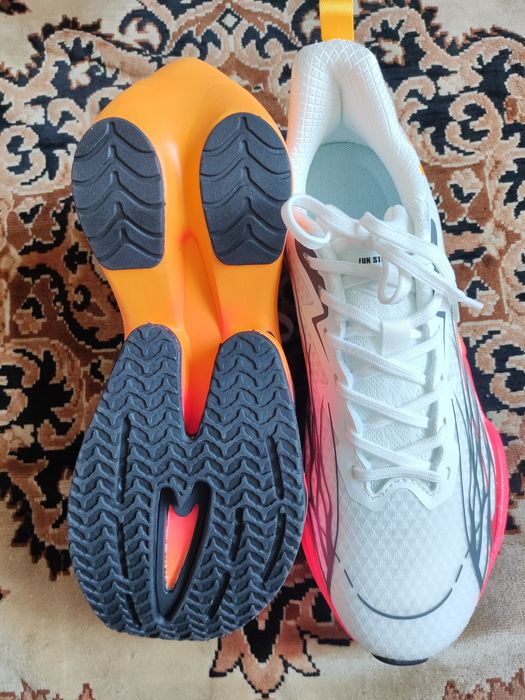 Кроссовки для бега