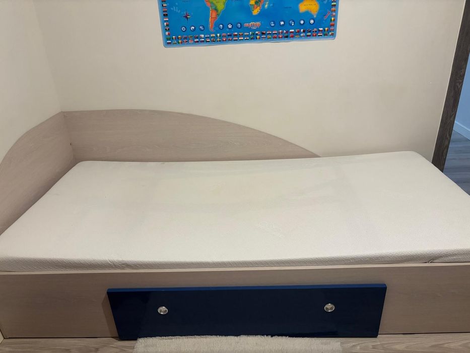 Vand mobilier camera copil