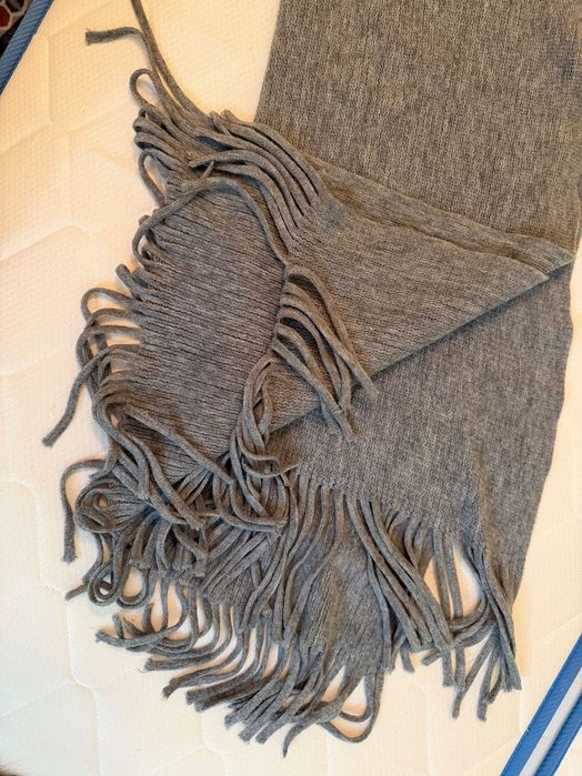 Дълъг зимен шал от мека и приятна материя