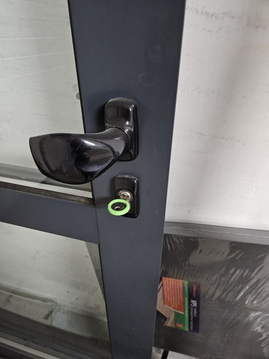 Алуминиева входна врата