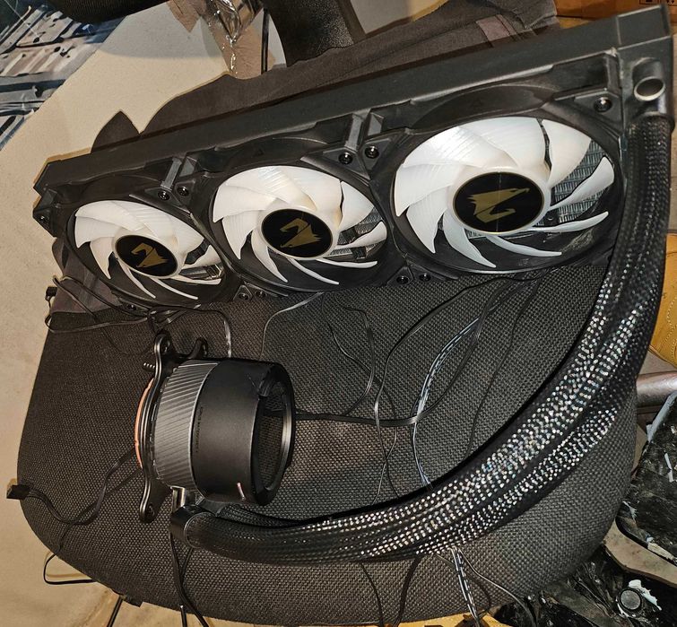 Водно охлаждане aorus waterforce x 360 ARGB