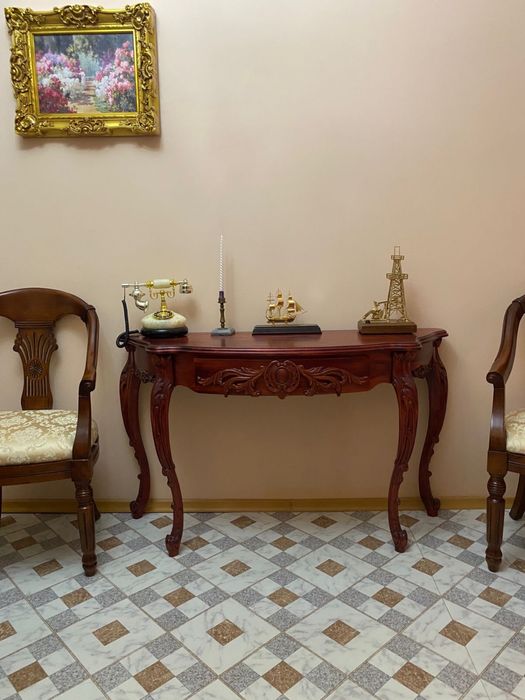 Продам Консоль дерево , размер 130 см . Цена 400 000 тенге