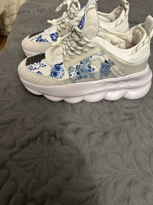 Versace chain reaction