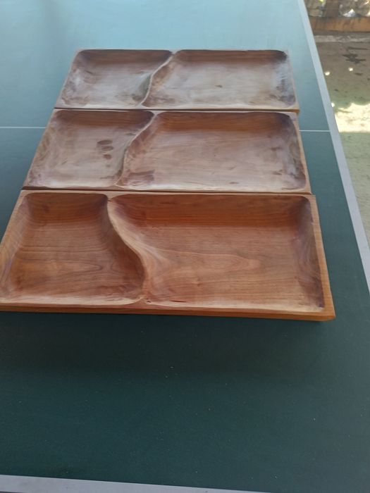 Tăvițe din lemn de cireș