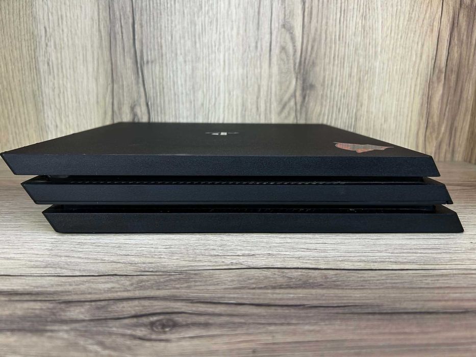 Конзола PlayStation 4 Pro  CUH-7116B 1TB
