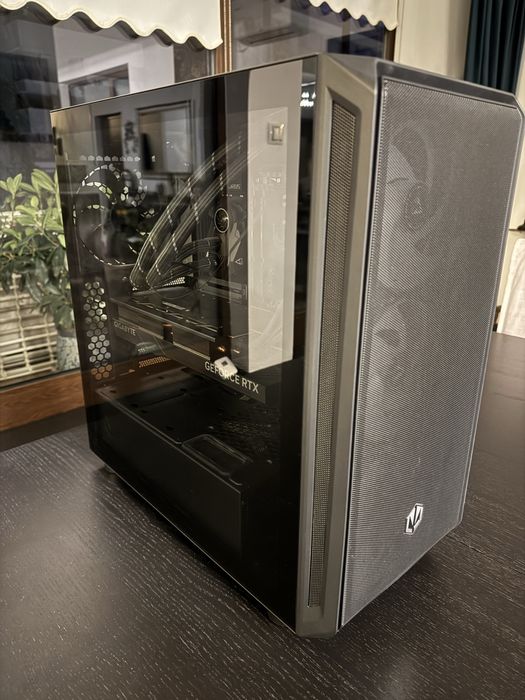 PC Gaming High-End RTX 4080 16GB / Ryzen 9 7950X3D / 32GB DDR5 / 2TB SSD + Tastatură Razer Huntsman Mini