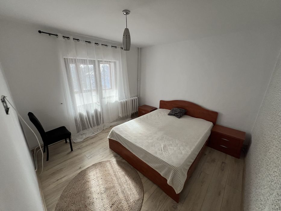 Inchiriez apartament 2 camere zona cartier