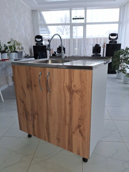 Продам мойку новую