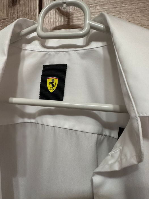Cămașă albă Scuderia Ferrari, mărime S, nouă cu etichetă, 100% bumbac, logo Ferrari