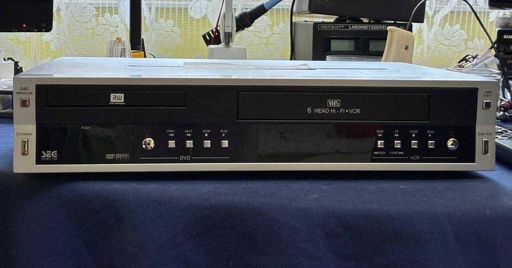 video recorder SEG DVD /VHS in perfacta stare de functionare