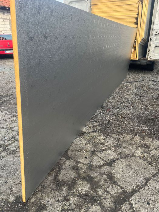 Vând panouri izo pan 4 m lungime 1:20 lățime 2:30 grosime 170 lei