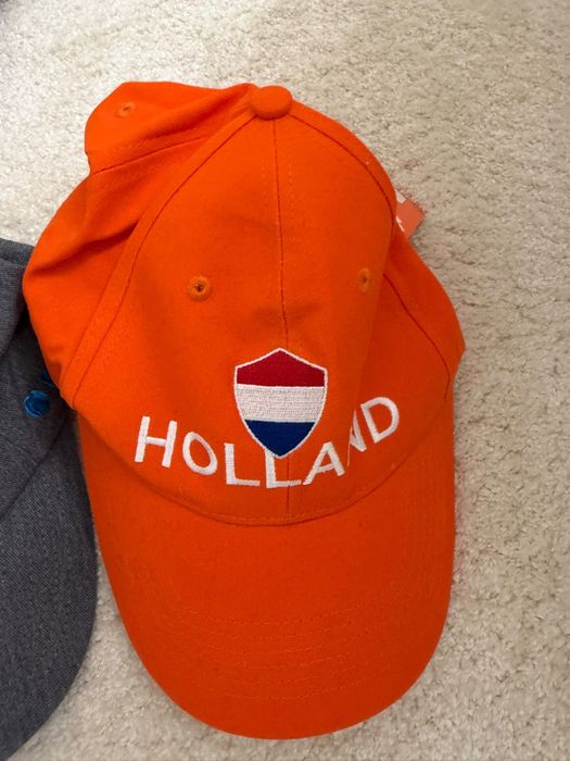 Vand sepci, toate sau separat!