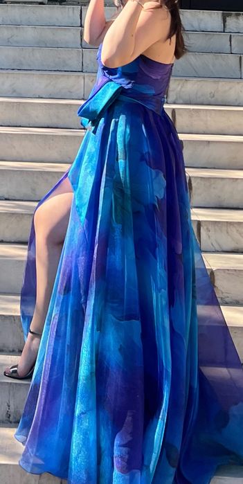 Продавам официална рокля