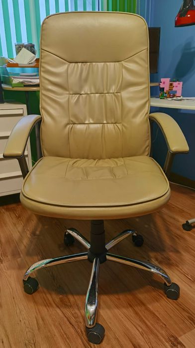 офис стол използван