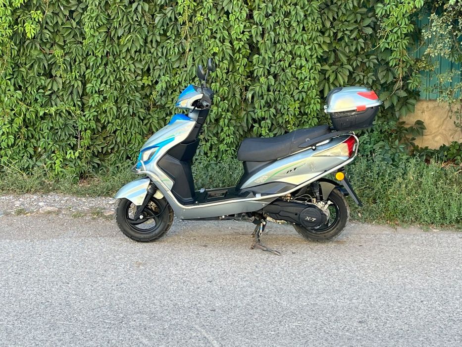 Скутер м8 150 кубов