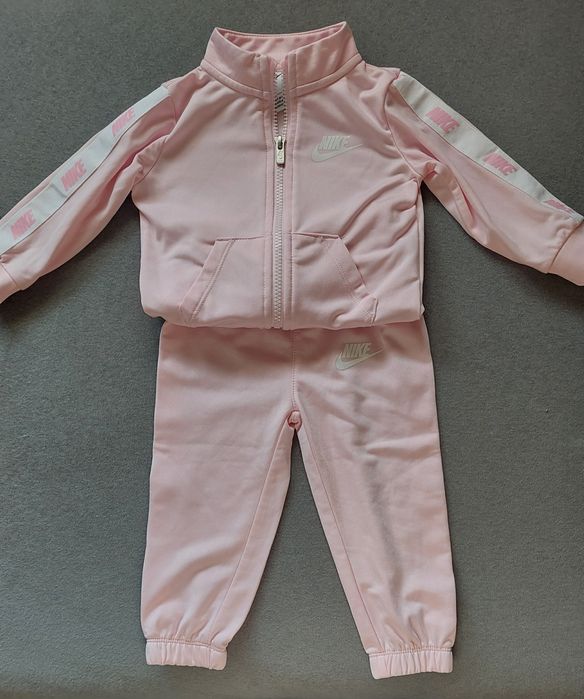 Чисто нов детски екип - Nike !