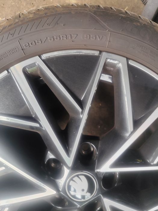 Гуми Goodyear 17 Ки с джанти Skoda dot 2025 Дот 2025