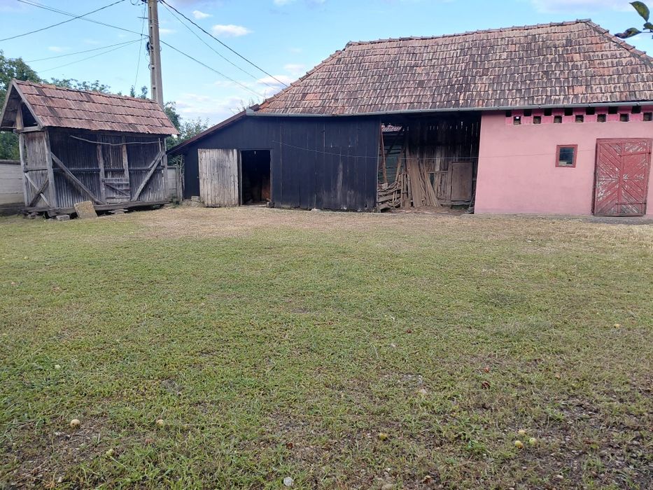 Casa de vanzare - zona rurala linistita