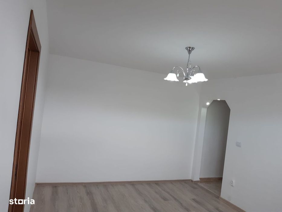 De inchiriat apartament cu 2 camere si balcon, renovat,mobilat 1100lei