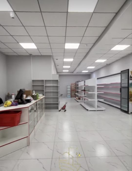 Коммерческое помещение 182 кв м