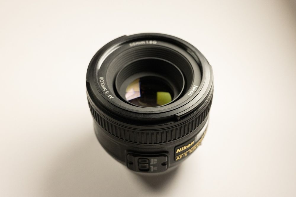 Nikon D5300 + Obiectiv 18-50 mm + Blitz SB600 + Nikor 50mm f 1.8