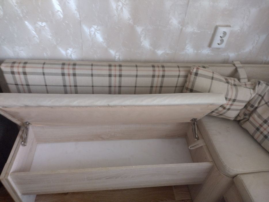 Продам диван для кухни