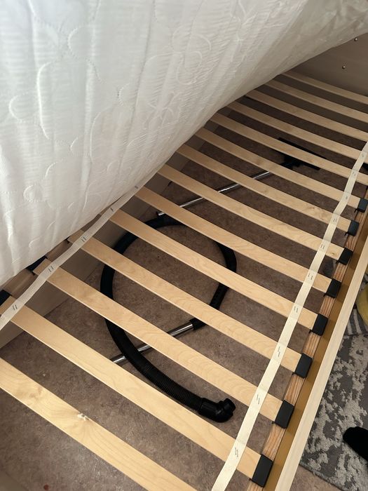 Двухспальная кровать