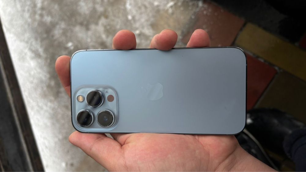 Продам айфон 13 про