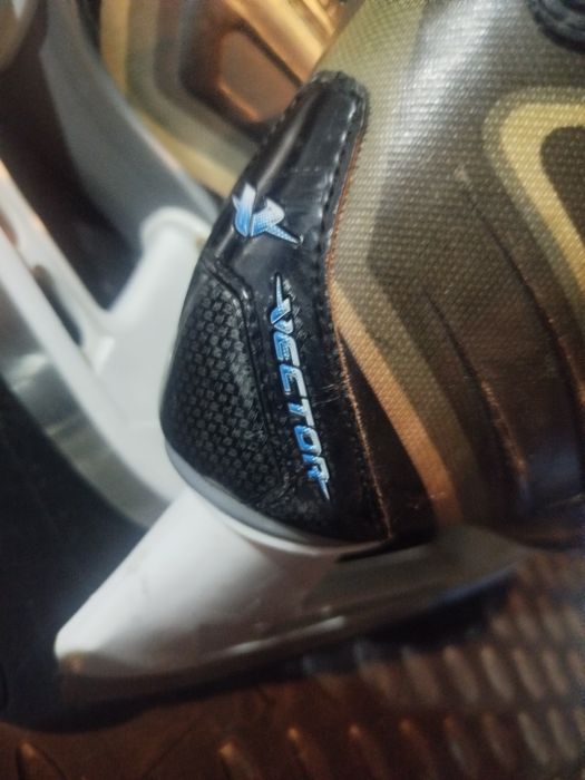 Коньки хоккейные