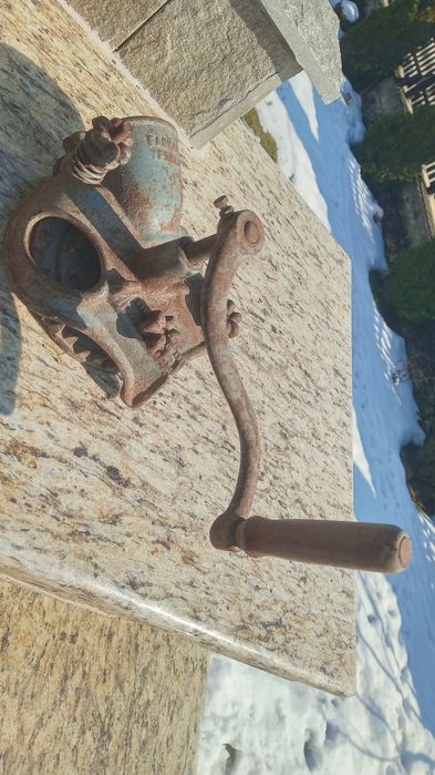 Вила за сено 3 и 4 рога.Сърпове.Роначка за царевица.