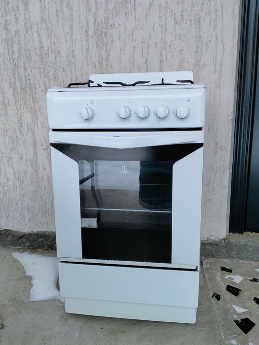 Холодильник . Газ плита