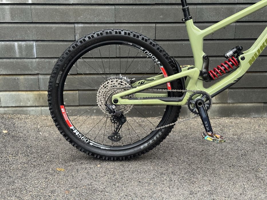 Планински карбонов велосипед NUKEPROOF GIGA 275c ( L размер)