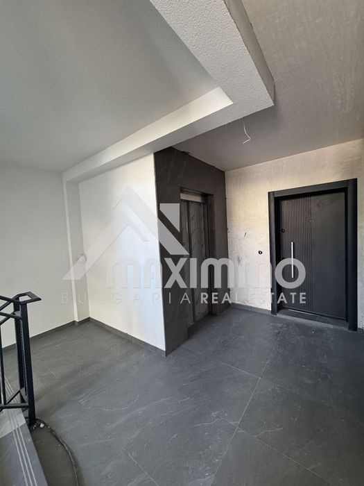 Продава се Двустаен апартамент в Варна, Бриз - 68 кв.м за 1012 €/кв.м - Снимка #8