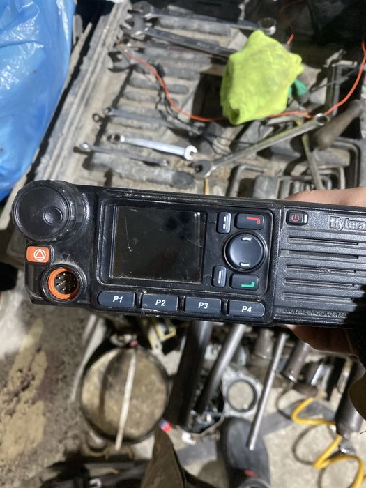 Автомобильная радиостанция Hytera в новом состояние рабочая