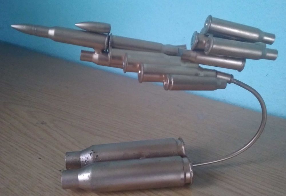 Самолетче направено от гилзи