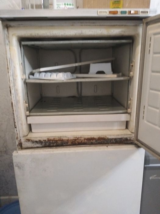 Продам холодильник