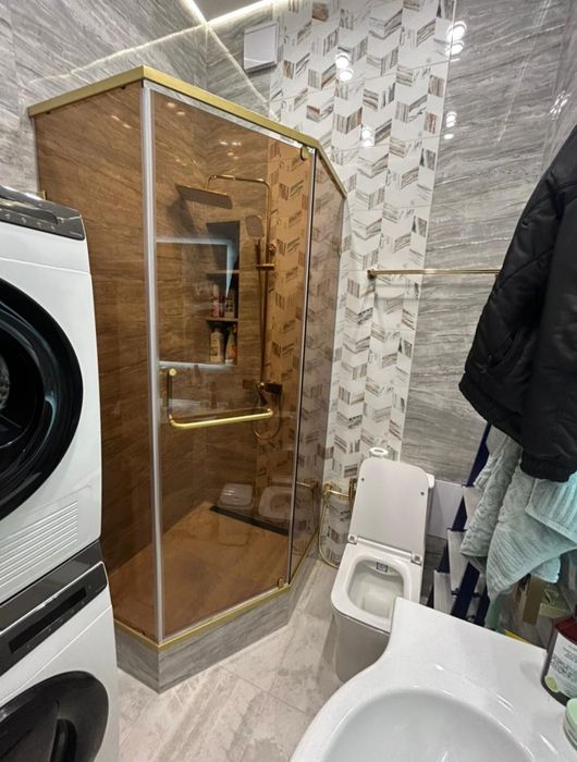 Душевой кабины, перегородки, зеркала