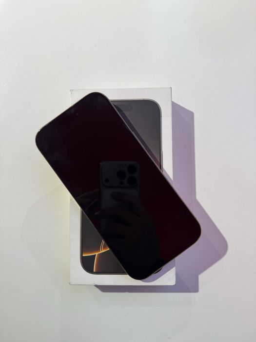 iPhone 16 Pro с коробкой