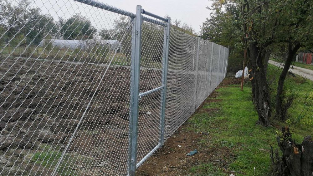 Garduri si porti stil jaluzea, sipca metalica, tabla cutata