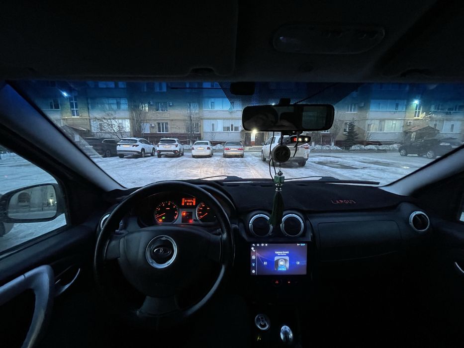 продам ЛАРГУС 2015