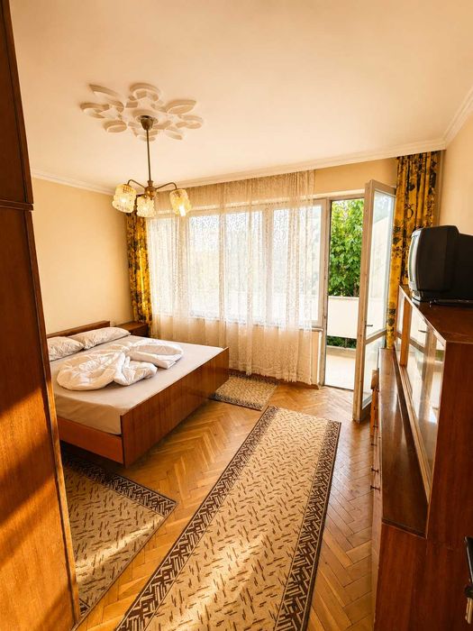 Просторен апартамент за нощувки в Несебър - 2 спални, 2 тераси, 300 м от Централния южен плаж