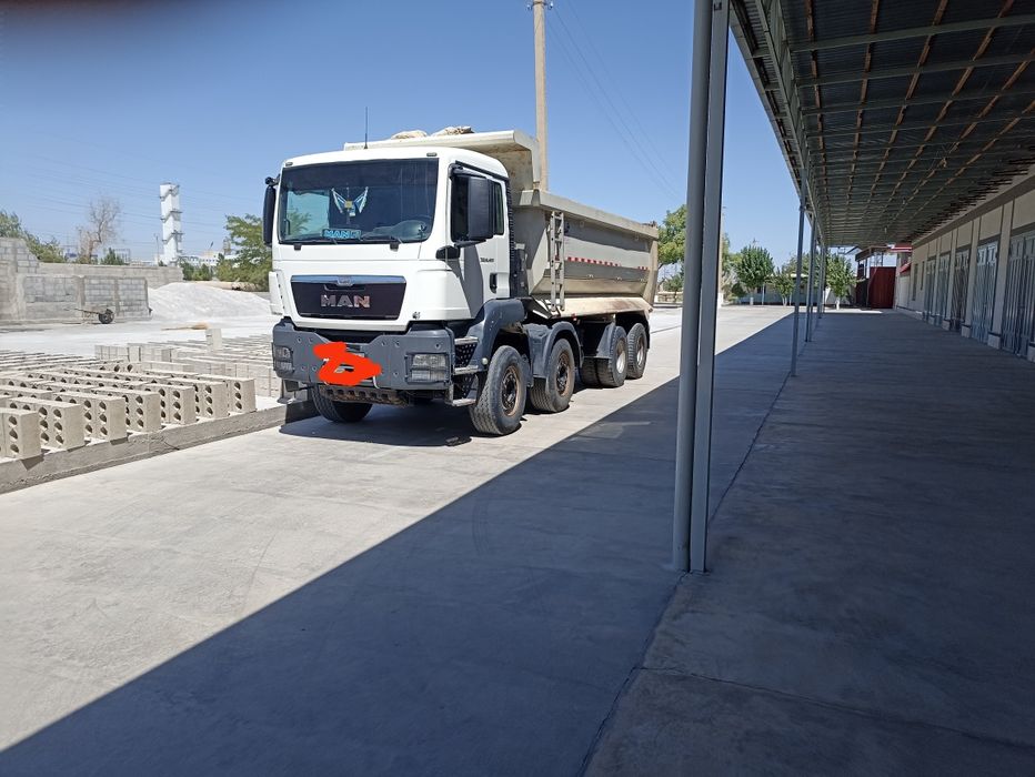 Самосвал MAN TGS41.400