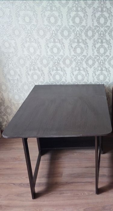 Продам  столы разные