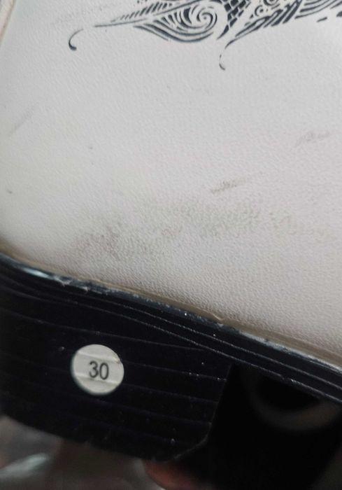 Фигурные коньки белые